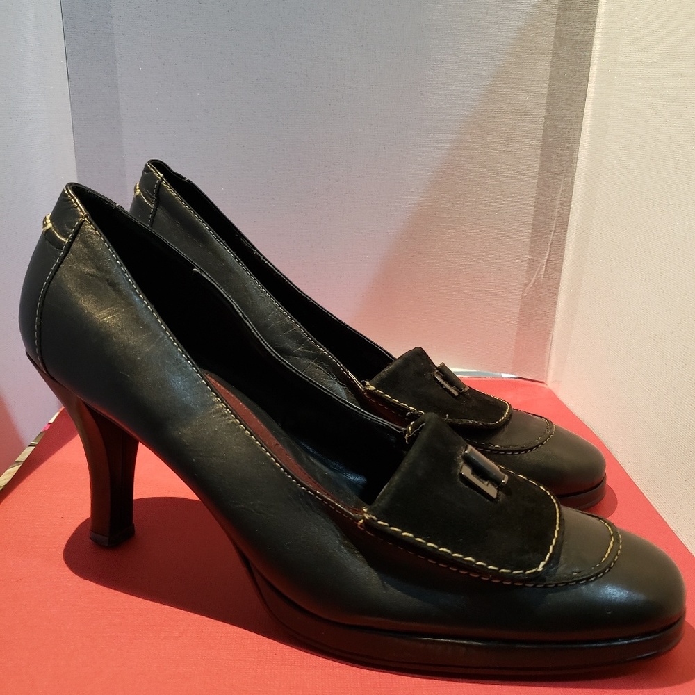 Shoes - Picture 4 of 4